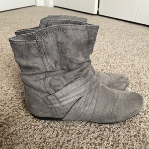 GRAY BOOTIES